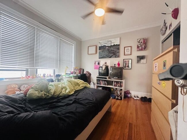 Building Photo - 2 bedroom in Chicago IL 60657