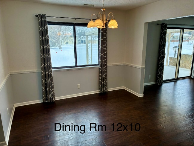 Building Photo - 1000 Toledo St