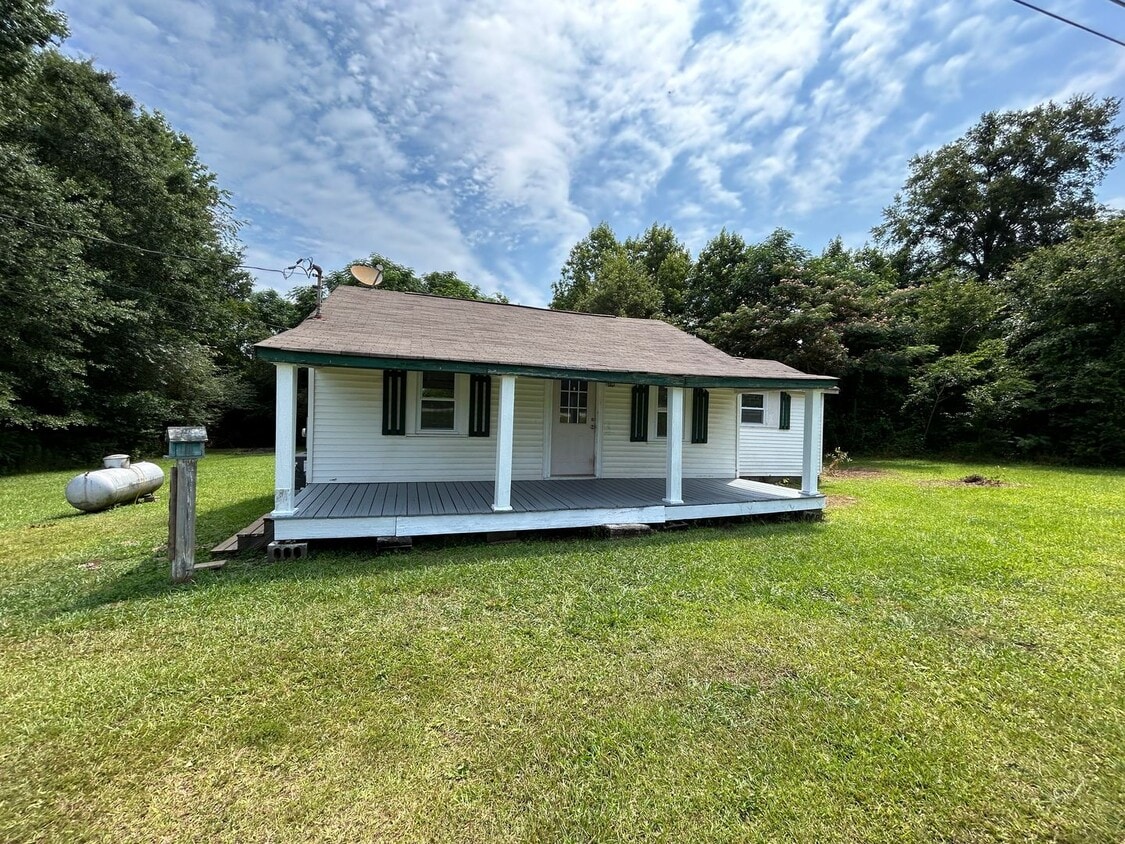 Primary Photo - 1664 Corinth Rd