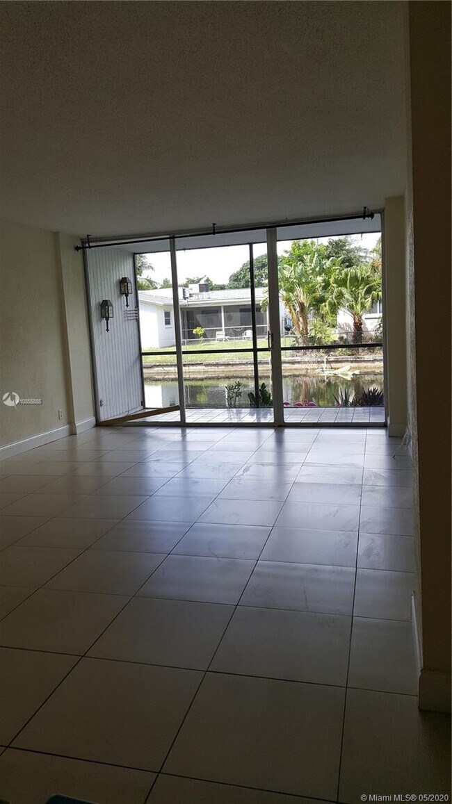 Foto del edificio - 111  Royal Park Dr  1F Oakland Park Fl 33309