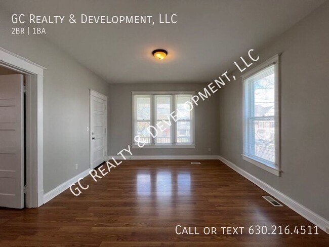 Building Photo - ***ELGIN LOCATION - 1ST FLOOR UNIT / 2 BDR...