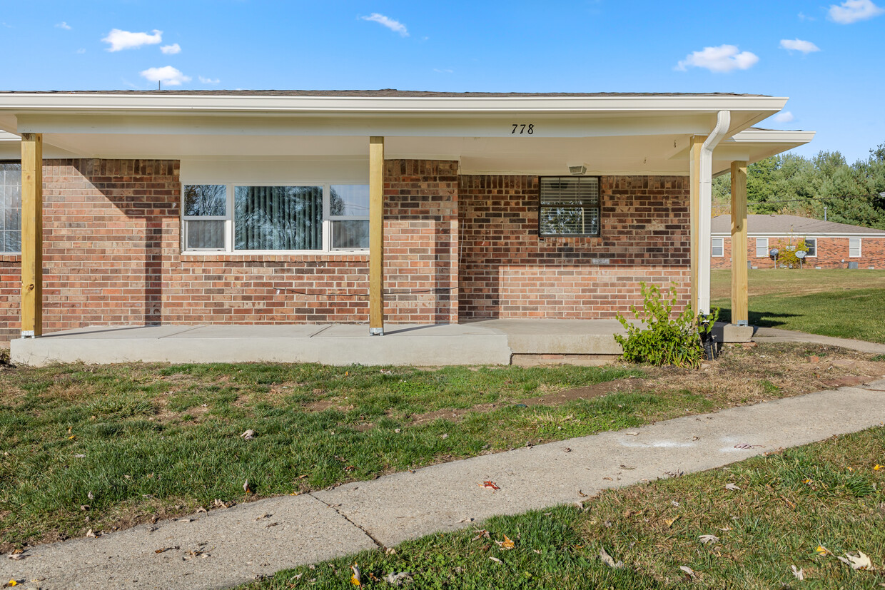 Primary Photo - *ENDED MGMT 5/8/23* Stonebrook Apartments ...