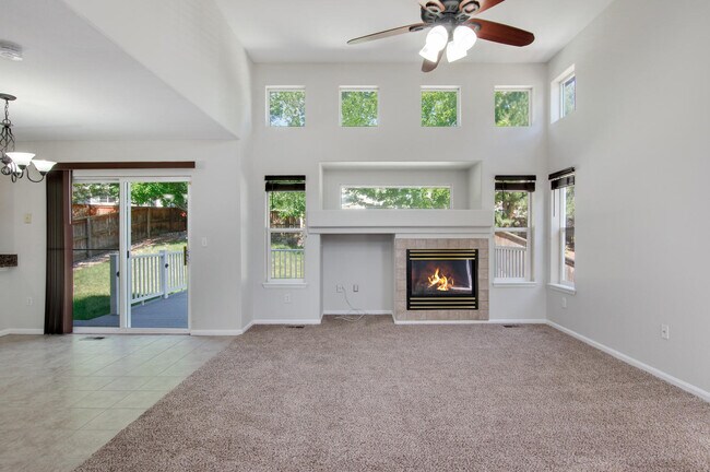 Foto del edificio - 10373 Ravenswood Way