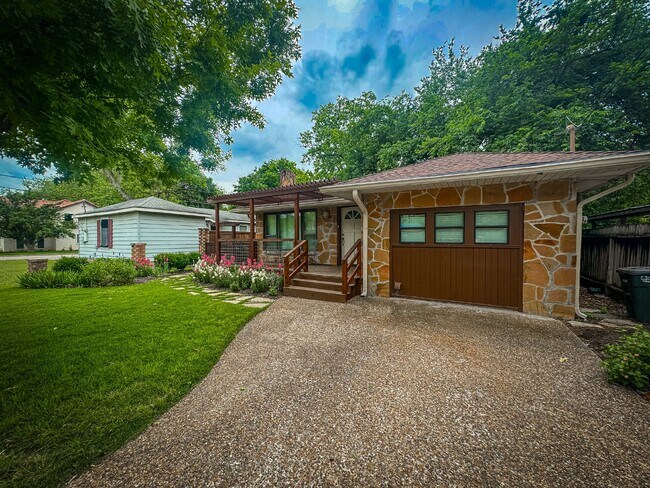 Foto del edificio - Adorable single story home in Landa Park E...