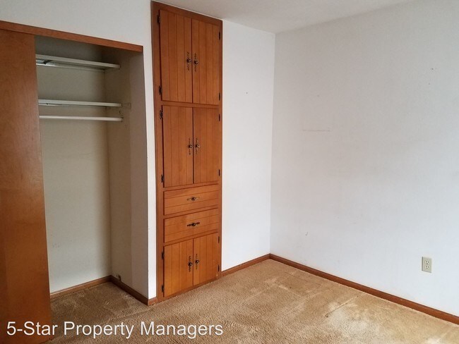 Foto del edificio - 207 Tanglewood Dr