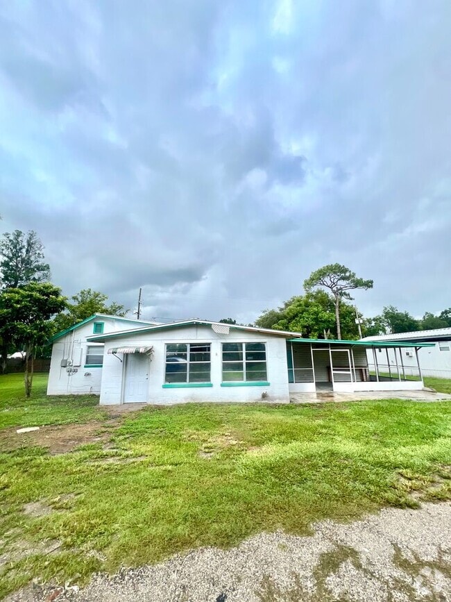 Building Photo - 38524 Palm Grove Dr