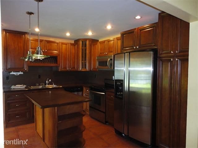 Building Photo - 13840 SW 82nd St