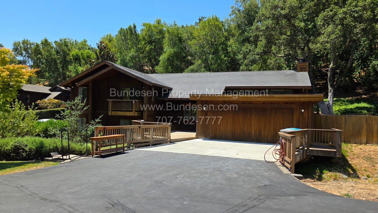 Foto principal - 5 Oak Forest Rd