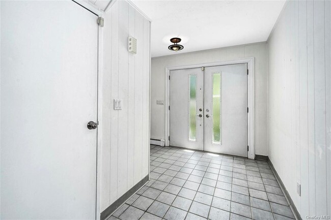 Building Photo - 15 Puritan Dr