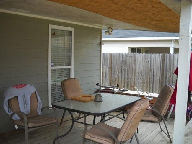 Building Photo - 685 Mill Pond Dr