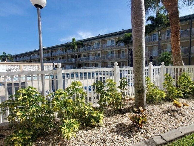 Foto del edificio - 150 Harborside Ave