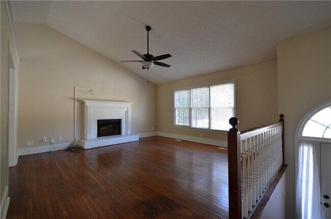 Building Photo - 79 Viola Dr