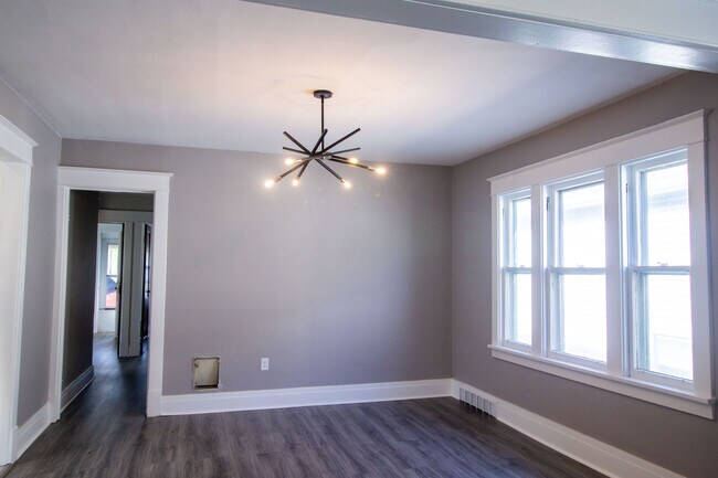 Dining Room - 218 Commonwealth Ave