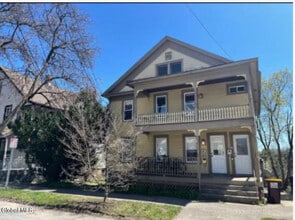 Building Photo - 130 Woodlawn Ave
