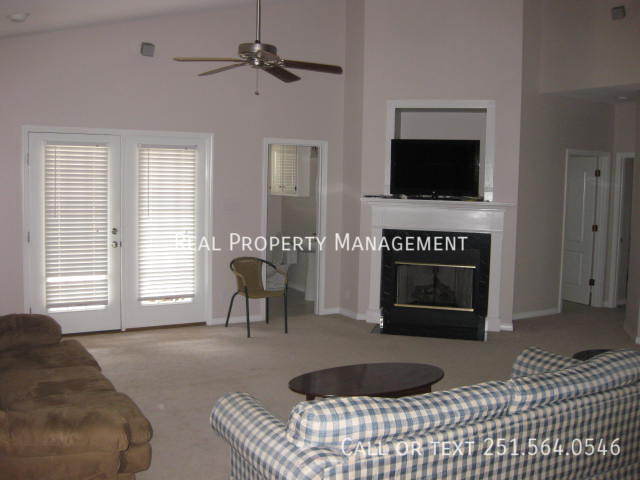 Foto del edificio - 1622 Parkmoor Ct