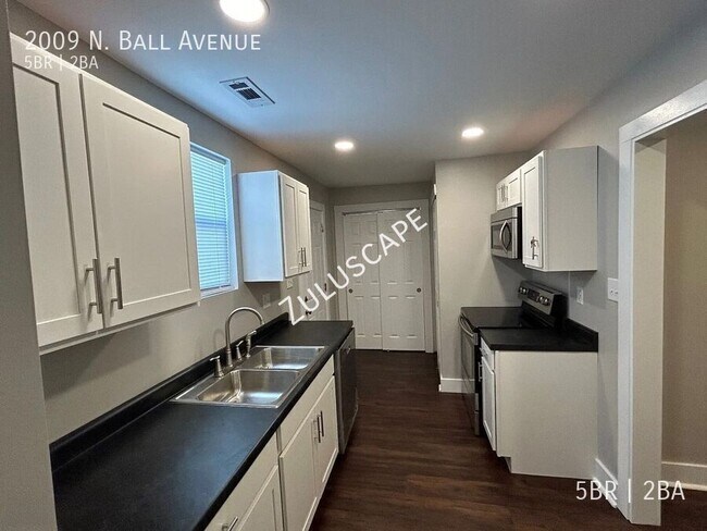 Foto del edificio - 2009 N Ball Ave