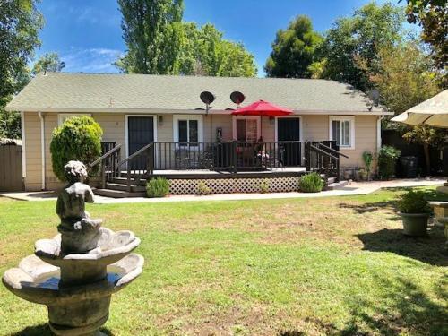 DARLING DUPLEX - 16040 Mateo St