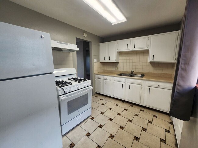 Foto del edificio - 1056 Dayton St