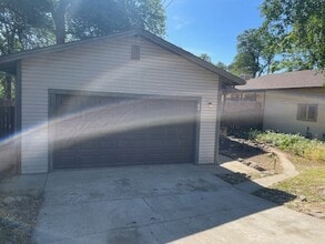 Building Photo - 1191 Hardenbrook Ave