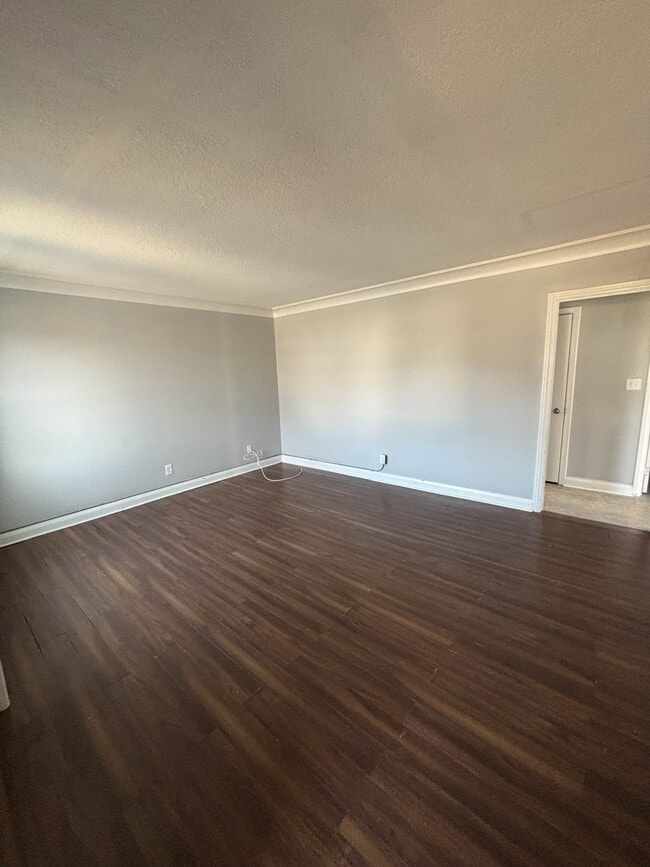 Photo du bâtiment - 610 Temple St