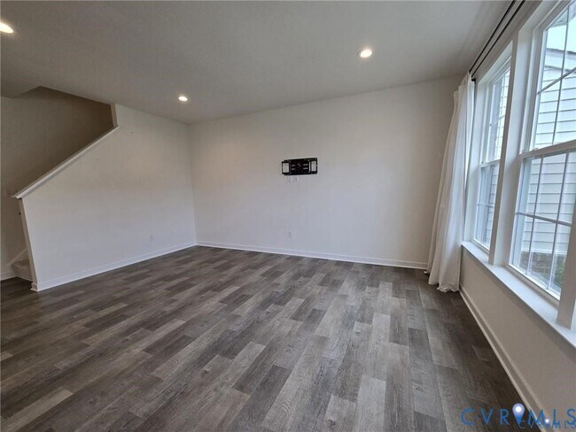Foto del edificio - 7825 Old Guild Rd