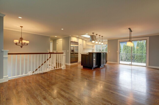 Foto del edificio - Kirkland Home w/4bd, 3ba & Large Backyard!