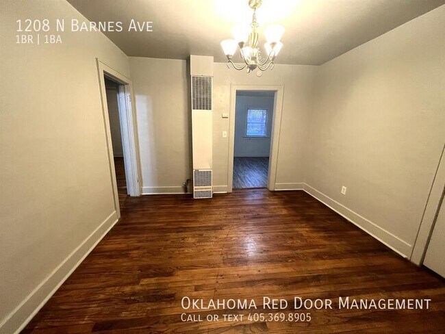 Foto del edificio - 1208 N Barnes Ave