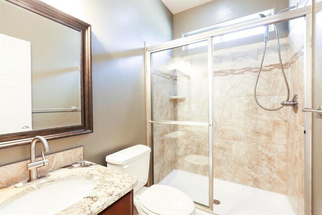 Building Photo - Beautifully Kept 4 Bedroom Home with Solar...