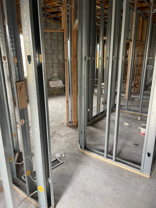 Building Photo - 2860