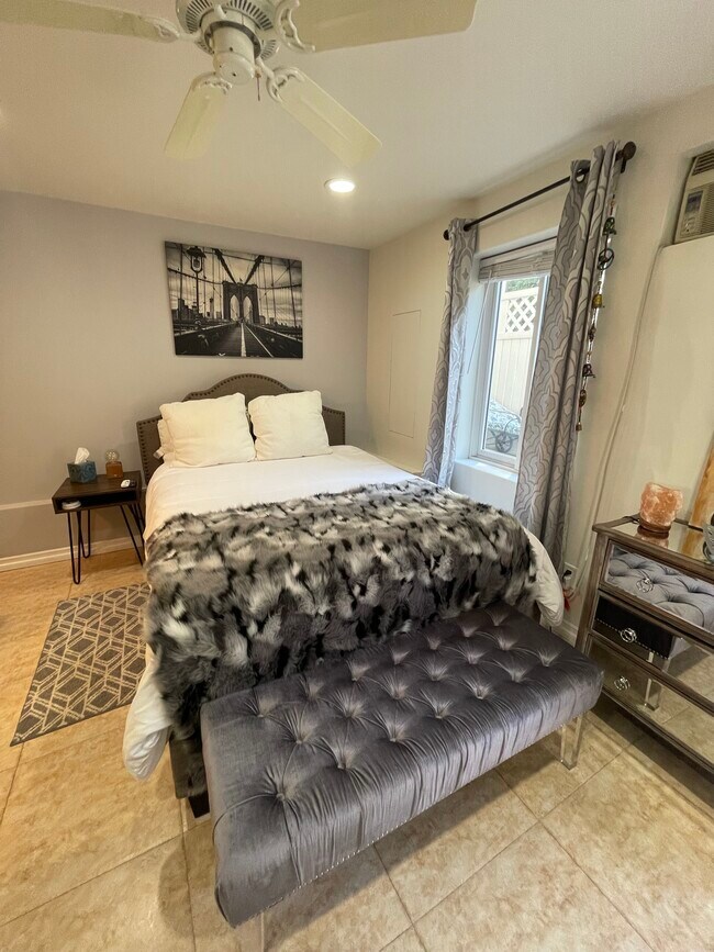 4968 Calderon Rd, Woodland Hills, CA 91364 House Rental in Woodland