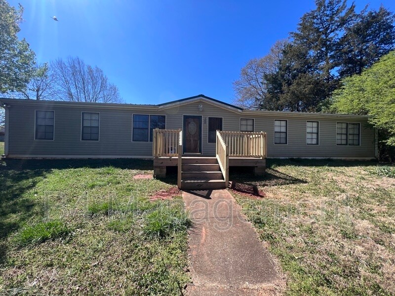 Primary Photo - 140 Caston Cir