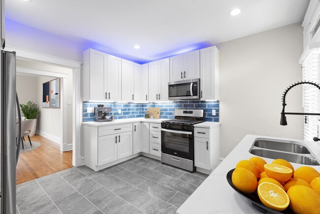 Photo - 6157 Waterman Blvd Apartments