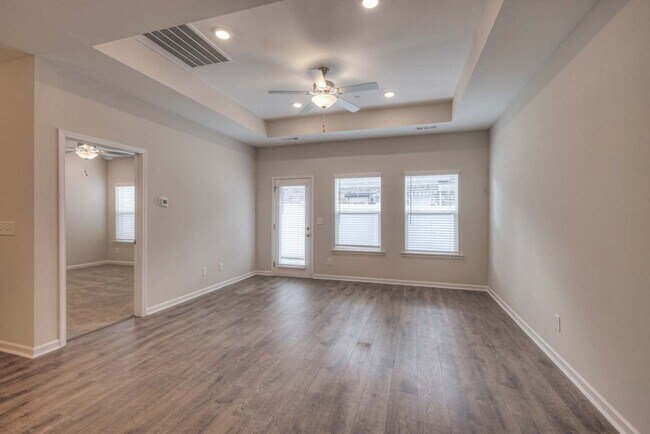 Building Photo - 7502 Fernvale Springs Way