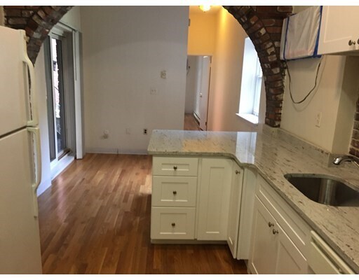 Primary Photo - 87 Hudson St