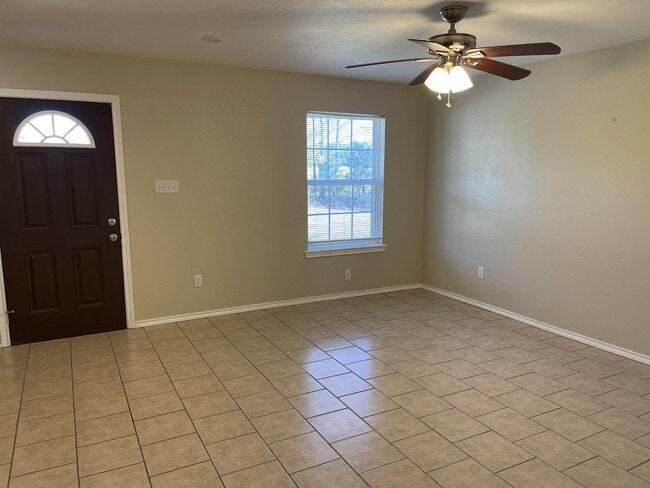 Building Photo - 80 County Rd 4520