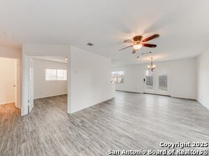 Foto del edificio - 7315 Booker Bay