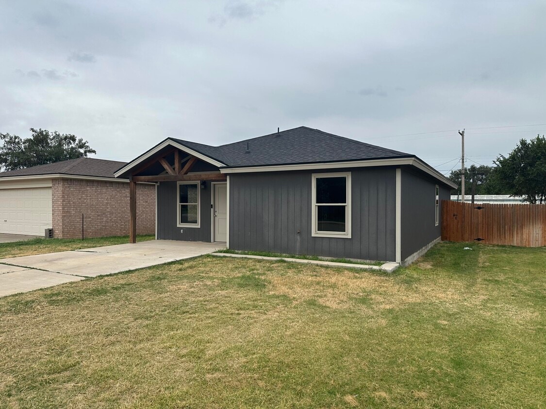 Primary Photo - 309 Ave H