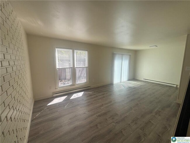 Building Photo - 5 Stonewood Pl