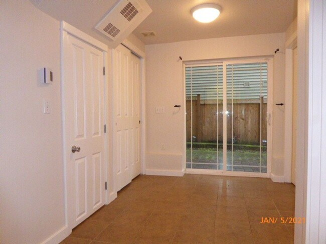 Foto del edificio - Beautiful 3 Bed 2.5 Bath Townhome in Roosevelt, Seattle