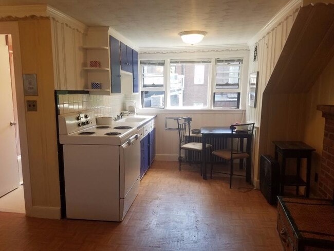 Building Photo - 16 Pinckney St