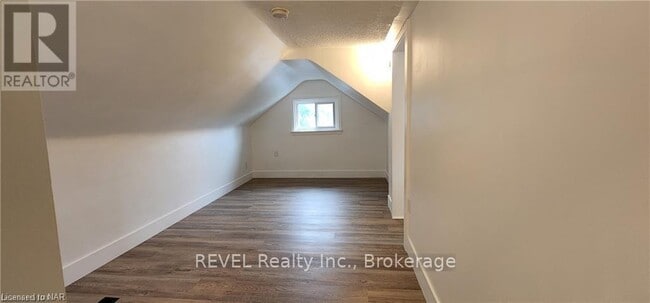 Building Photo - 5 Linwood St