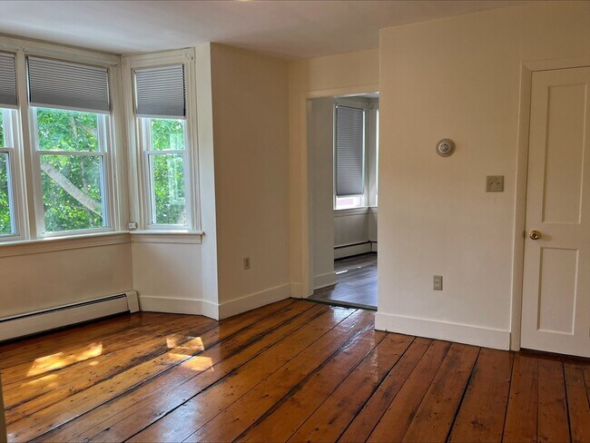 Foto del edificio - 18 Pleasant St