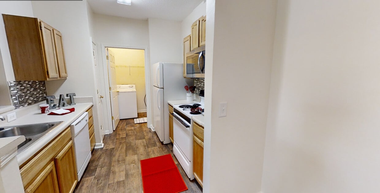 Photo - Heather Park Apartment Homes
