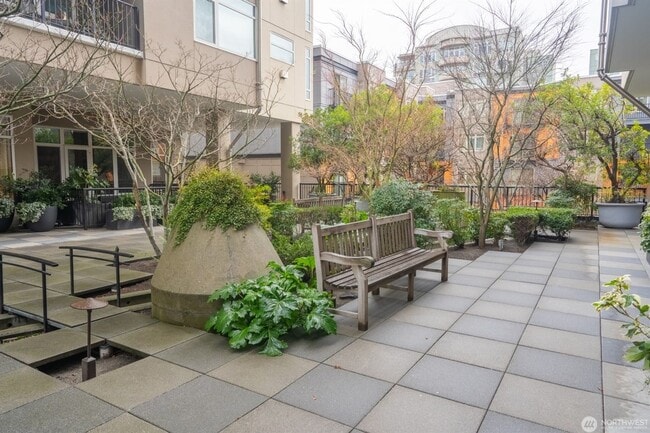 Building Photo - 0Bd/1Ba Seattle Condo