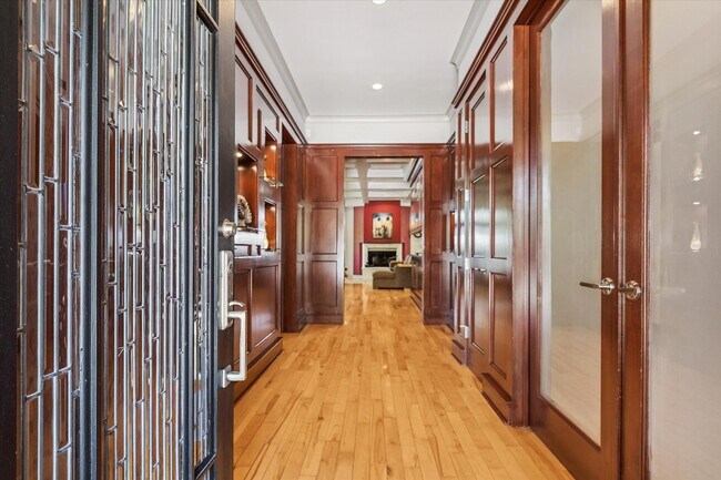 Foto del edificio - 945 Waverly St