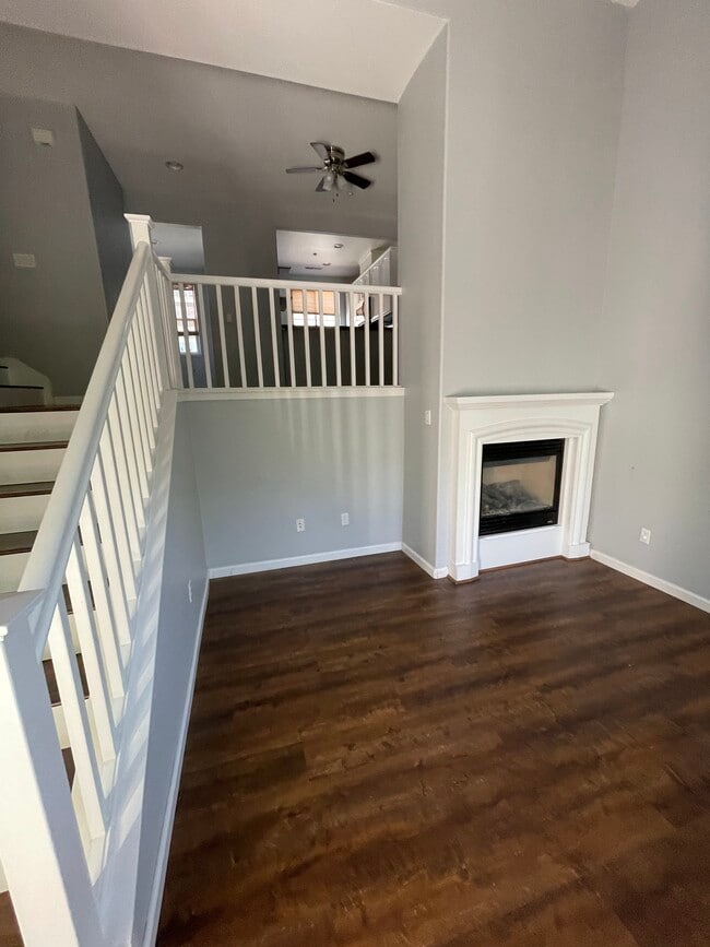 Building Photo - 3572 Shadowbrook Ter