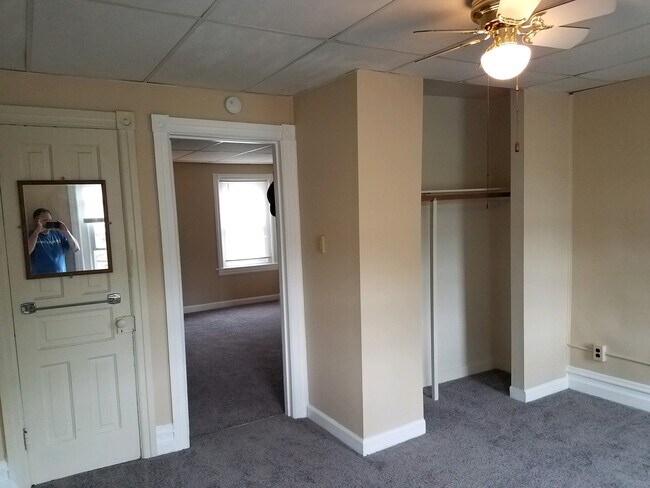 Bedroom - 857 N Hoffert St