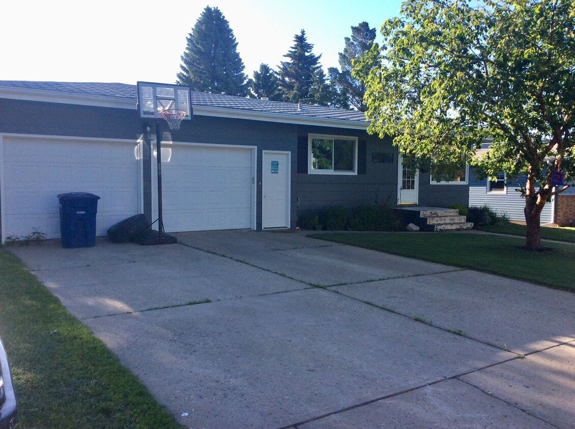 3+ bedroom, 2+ bath single family home House Rental in Dickinson, ND