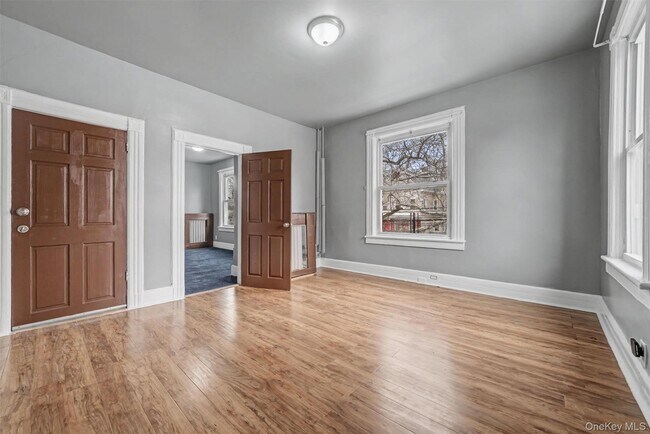 Foto del edificio - 240 S 5th Ave