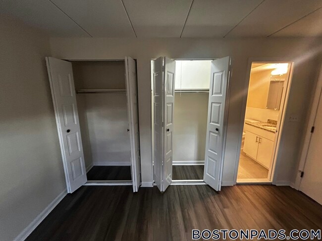 Building Photo - 51 Hill Rd